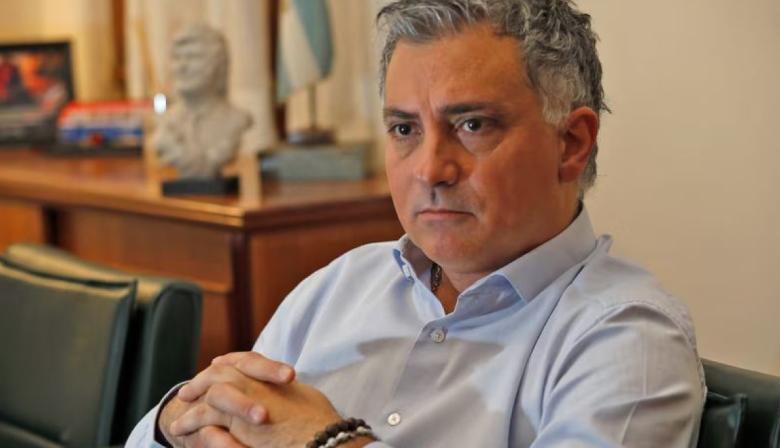 “Dios y la Patria los juzgará”: Pareja cuestionó la aprobación de la deuda y denunció “negocios de casta”