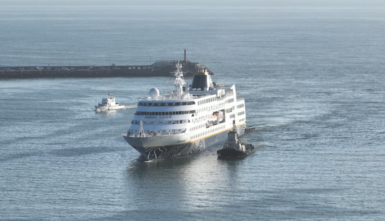 El Puerto de Mar del Plata recibió al crucero Hamburg con más de 300 pasajeros