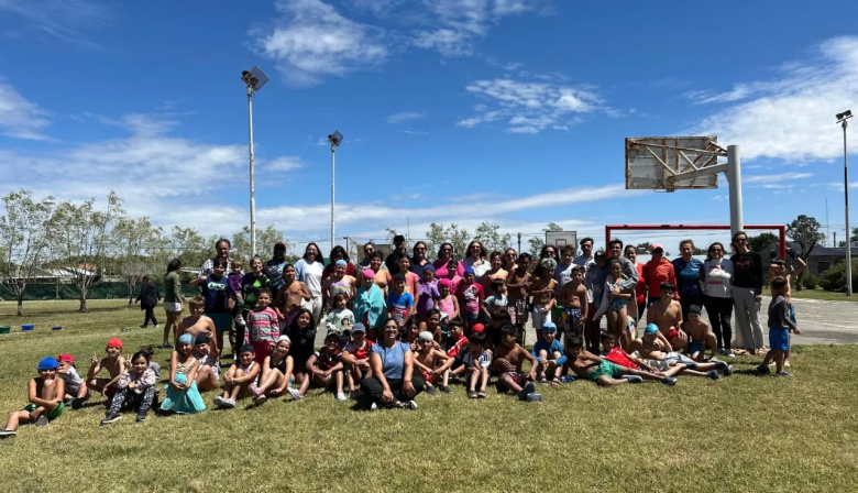 Gonzales Chaves puso en marcha una nueva temporada de la Escuela Abierta de Verano