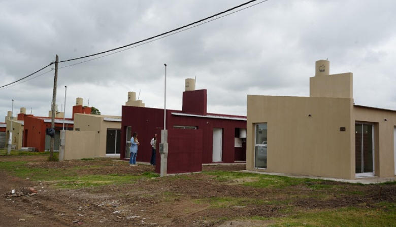 En Castelli la Provincia reactiva viviendas paradas de Nación