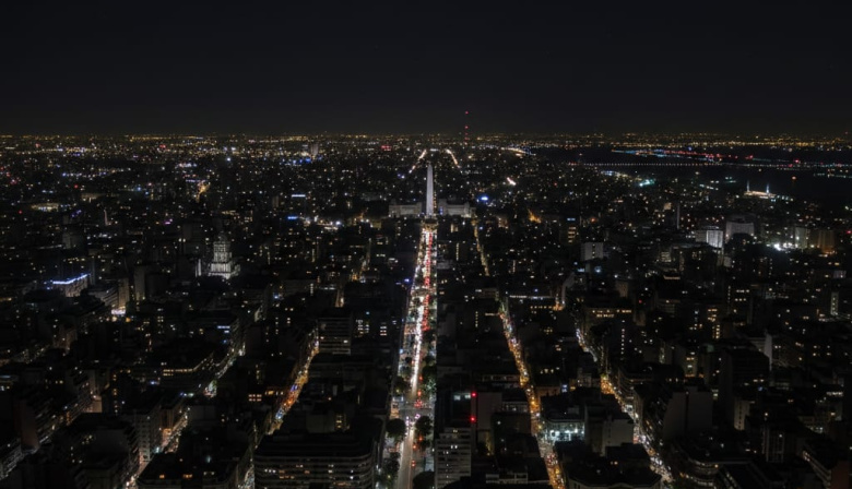 Apagón en el AMBA: falla en líneas de alta tensión dejó sin luz a casi 800 mil usuarios