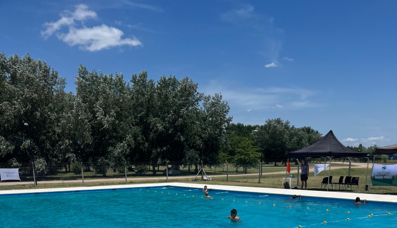 Sueño cumplido: inauguran el natatorio Municipal en Roque Pérez