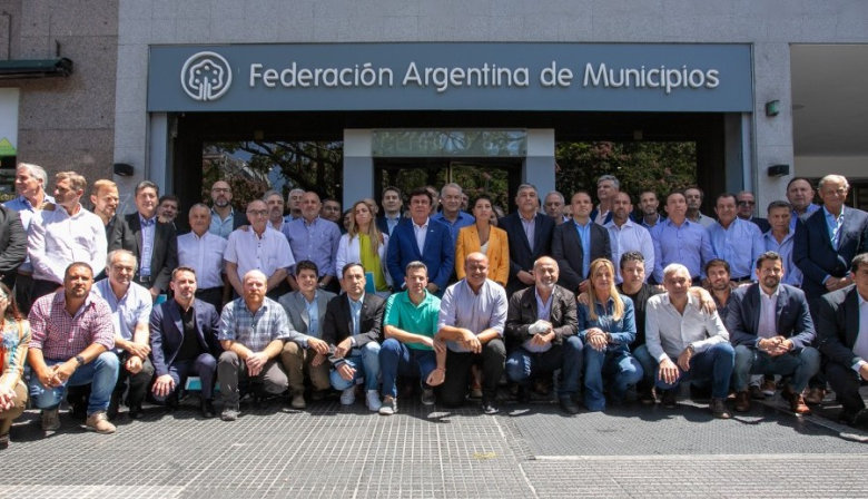 Intendentes presionan para bajar el IVA y sostener servicios básicos en medio de la crisis financiera