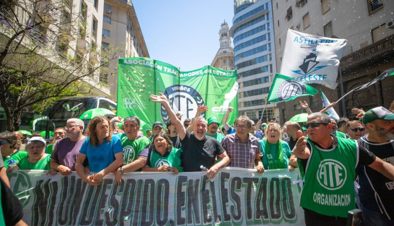 Reforma laboral: Estatales convocan a un paro nacional el día del debate