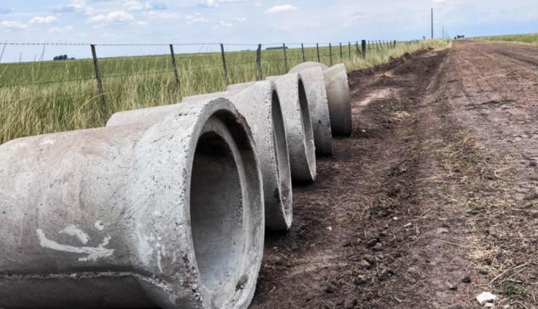 Chaves refuerza la red vial rural con obras de drenaje en el Cuartel 13