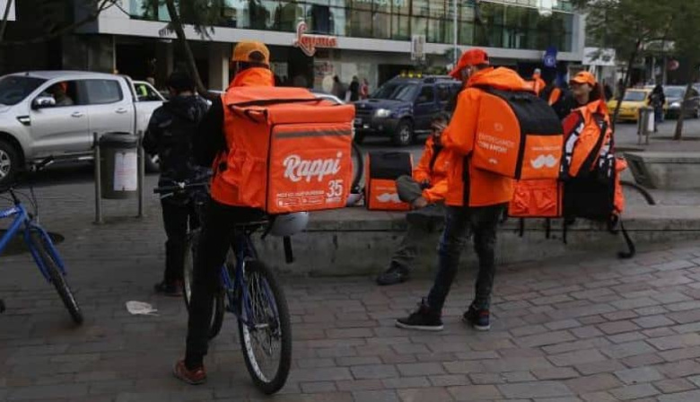 Un repartidor necesita 454 pedidos para sostener un hogar tipo en el país