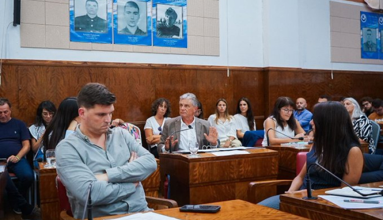 Pulti pidió reformular el presupuesto y cuestionó la falta de “coherencia y transparencia”