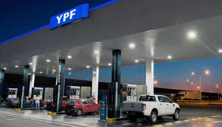 YPF ajusta combustibles con microaumentos diarios para evitar “cimbronazos”