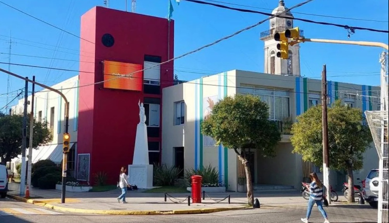 Cañuelas eliminó el cobro de una tasa al transporte en medio de críticas libertarias