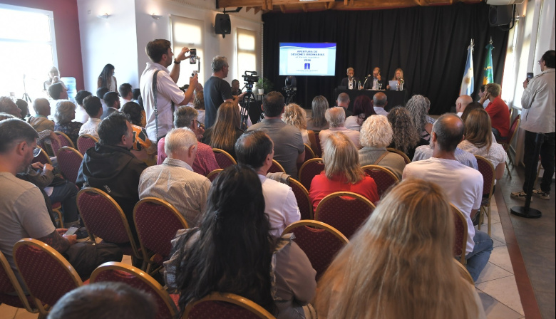 Arranz y Menéndez abrieron sesiones con foco en obras, desarrollo urbano y recursos propios