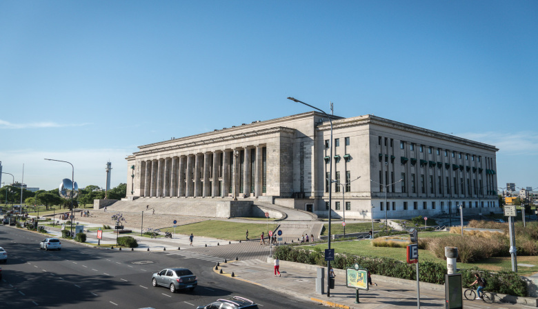 Paro nacional universitario: cese de tareas por tiempo indeterminado en la UBA