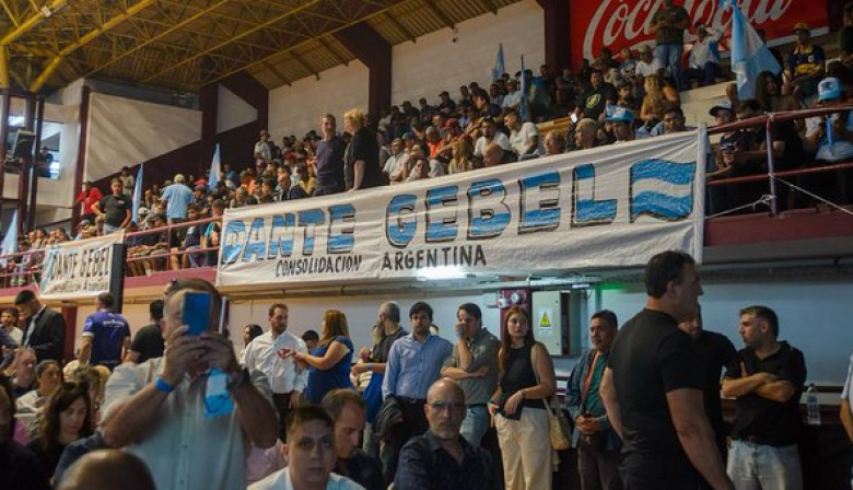 Sin Dante Gebel, su armado político reunió a 4.000 personas en Lanús y presiona por una definición