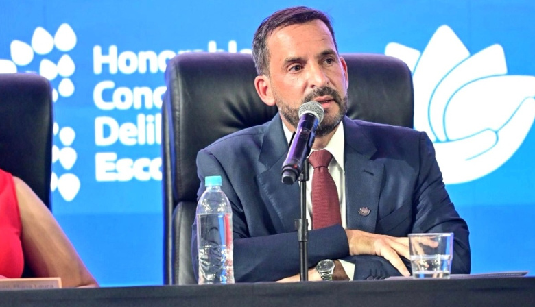 Escobar: Sujarchuk abrió sesiones con más de 40 anuncios y una ofensiva contra la contaminación