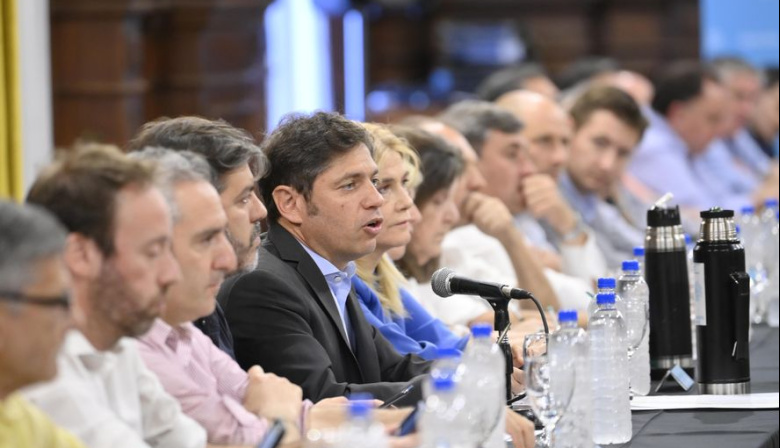 Efecto Milei: Kicillof convoca a intendentes por la crisis económica y la caída de recursos