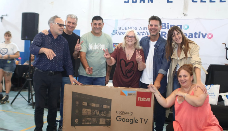 Bingo recreativo para adultos mayores en Los Hornos