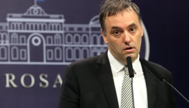 Conferencia sin respuestas: Adorni no aclaró denuncias y redobló su ofensiva discursiva