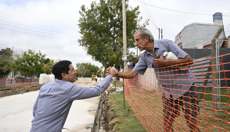 Malvinas Argentinas avanza con obras y ya pavimentó el 80% del distrito