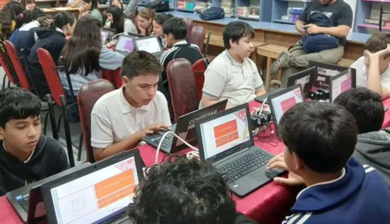 Buscan que la educación digital sea obligatoria en las escuelas