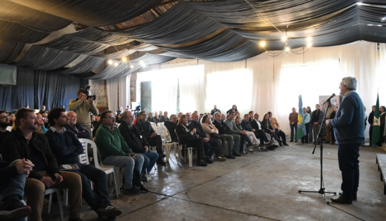 "Milei destruye ciencia y tecnología para hacer negocios con tierras del INTA"