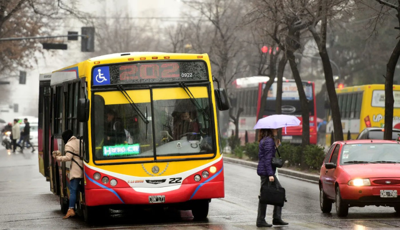 Conflicto en el transporte: empresarios se reúnen con la provincia para buscar soluciones
