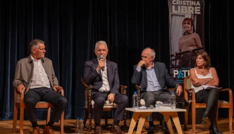 Con la consigna “Cristina Libre”, el kirchnerismo duro encabezó un acto en La Plata