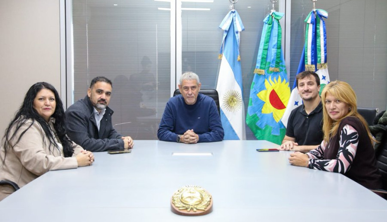 “No hay lugar para cegueras ideológicas”: Ferraresi busca hacerle frente a Milei con acuerdos con la oposición