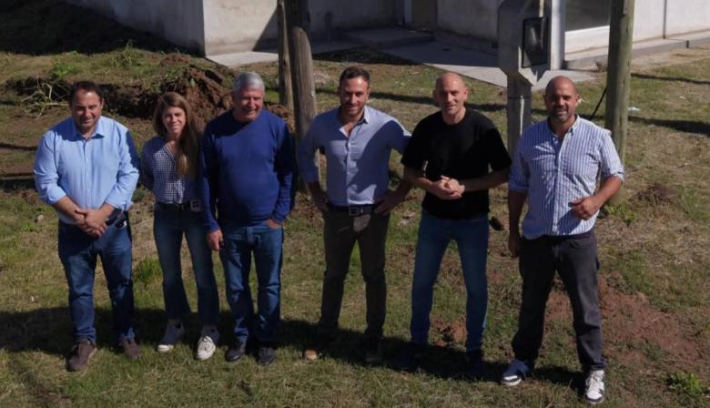 A contramano de Milei, Ralinqueo, Gaute y Lago recorrieron obra habitacional en Alberti