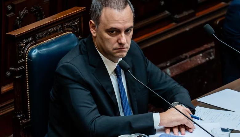 Pagano pidió la detención de Manuel Adorni por presunto entorpecimiento judicial