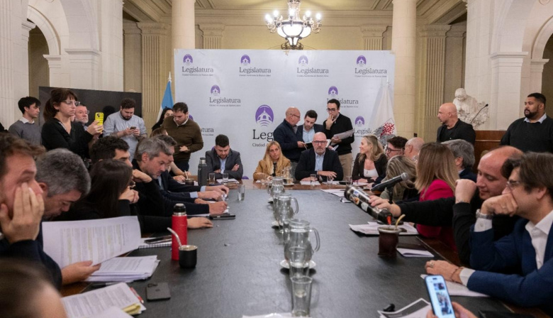 El PRO consiguió dictamen para ampliar el Presupuesto porteño pese al rechazo de LLA y el PJ  