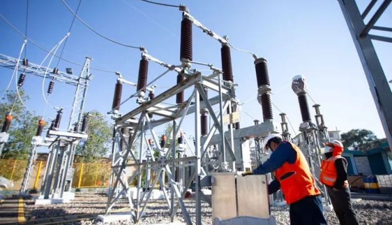 Cerró FAPA y el país se queda sin producción nacional de aisladores eléctricos  