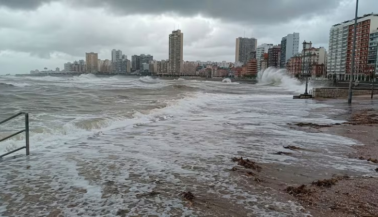 El Banco Nación lanzó líneas de crédito y prórrogas para afectados por el temporal en la Costa Atlántica