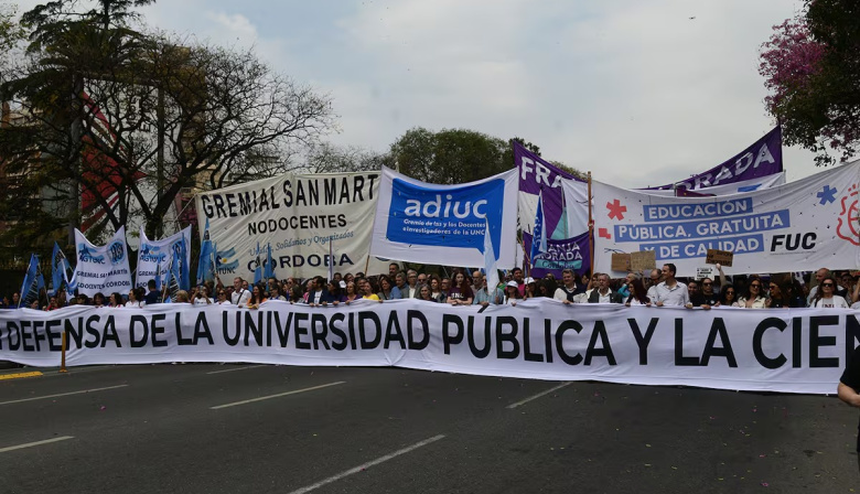 Sindicalistas, gobernadores y dirigentes marchan hoy en todo el país por la universidad pública
