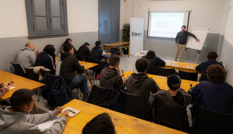 EDEA y la UTN impulsan capacitación gratuita en instalación de paneles solares