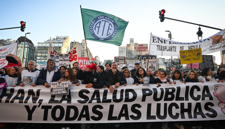 Gremios y organizaciones marchan al Ministerio de Salud contra el ajuste y denuncian faltantes de remedios y vacunas