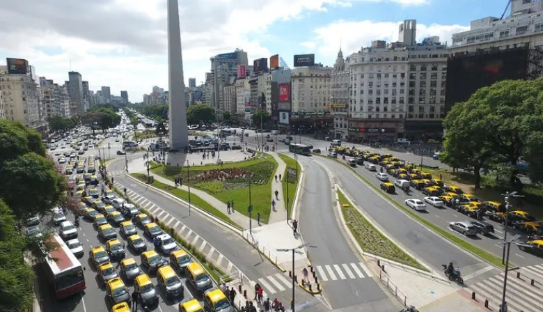 Jorge Macri impulsa ley para igualar taxis y apps de viaje en CABA: “Van a competir con reglas claras”