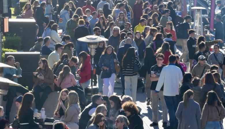 Más de 25 mil personas participaron de la feria Handicap en el Hipódromo de La Plata