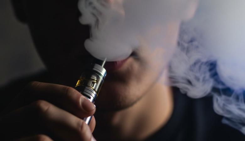 Rechazan la regulación de vapeadores y acusan al Gobierno de “inventar un negocio”