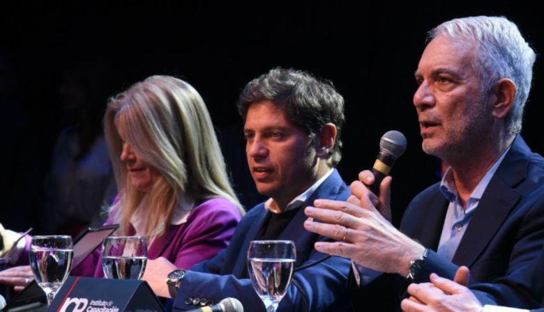 La interna peronista irrumpió la apertura del curso del PJ: gritos por Cristina y réplica con “Axel presidente”