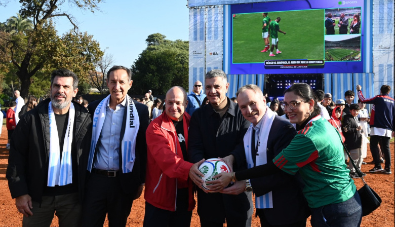 Con embajadores de EE.UU., México y Canadá, la Ciudad inauguró el Fan Fest del Mundial 2026 en Palermo