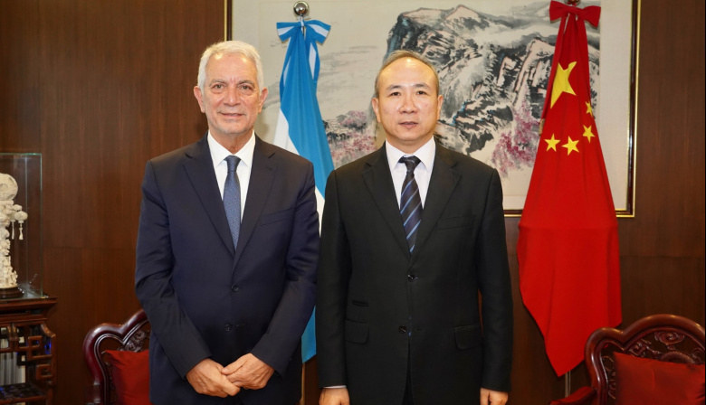 Alak se reunió con el embajador de China para potenciar la producción frutihortícola de La Plata