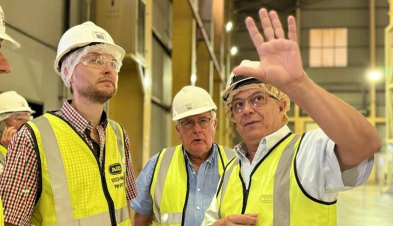 Ferraris recorrió la planta de AGD en Córdoba y acelera la radicación de la aceitera en Leandro N. Alem