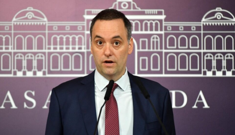 Pullaro sobre Adorni: “Si fuese funcionario en Santa Fe no estaría hace rato en el cargo”