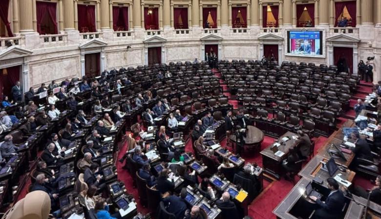 Tras el fallo por universidades, la oposición impulsa una ley para recomponer salarios y frenar despidos en ciencia