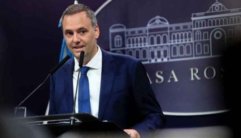 Echarren cruzó a Adorni por su declaración jurada: "Confesó que es un evasor y un corrupto"