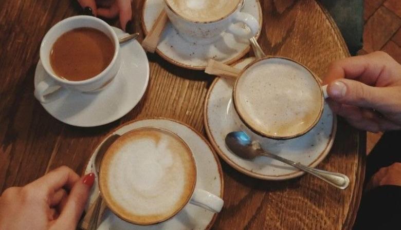 Café con Desconocidos: la propuesta que invita a dejar el celular y volver a conectar cara a cara