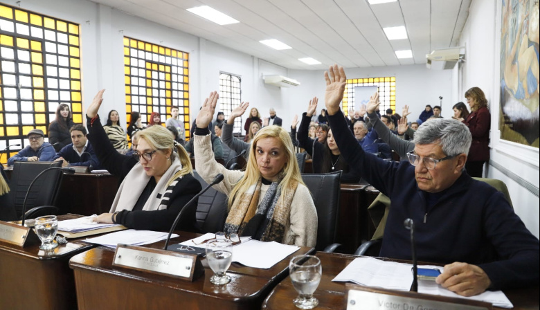 Con el voto del oficialismo y la UCR, Lanús aprobó una ampliación de $38.094 millones