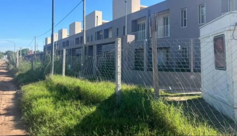 Abandono y remate: subastan el predio del Procrear en Junín con 149 casas sin terminar