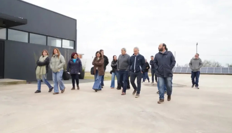 Mercedes busca conectar a las escuelas técnicas con el Sector Industrial Planificado