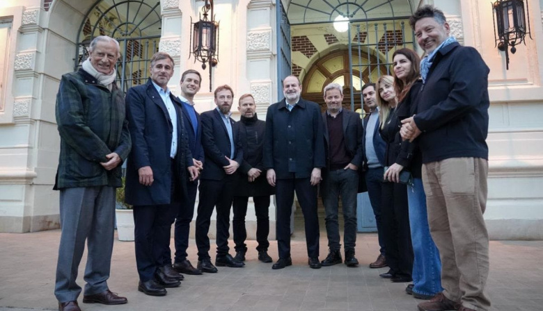 Nace la “Liga de Intendentes”: 11 jefes comunales se lanzan como nueva mesa del peronismo bonaerense