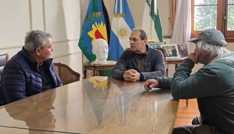 Stadnik se reunió con productores de Casares por el estado de caminos y la situación hídrica en Cadret - La Sofía